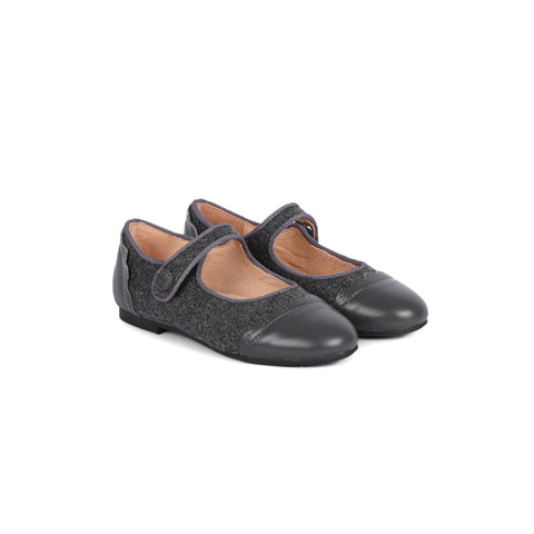 Perroquet Shoes Wool and Leather Scalloped Cap Toe Mary Janes - Gray